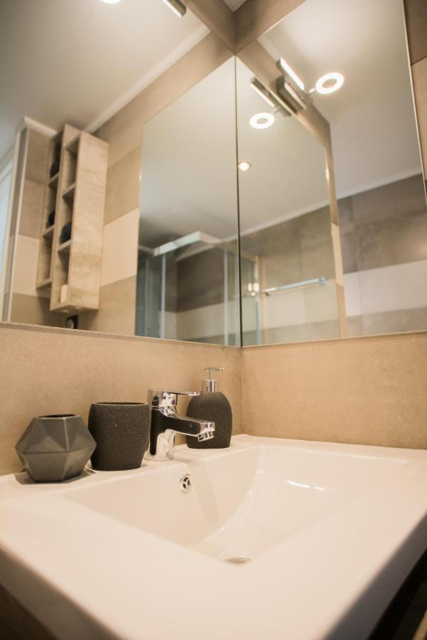 Athenian Living Suites Luaran gambar